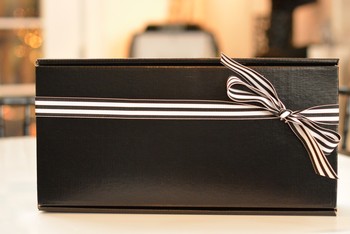 TWO BOTTLE BLACK BOX